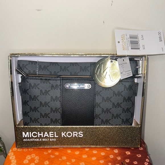 MICHAEL Michael Kors Handbags - Michael Kors Adjustable Belt Bag Gift Set NWT In Box Black Grey Silver Hardware